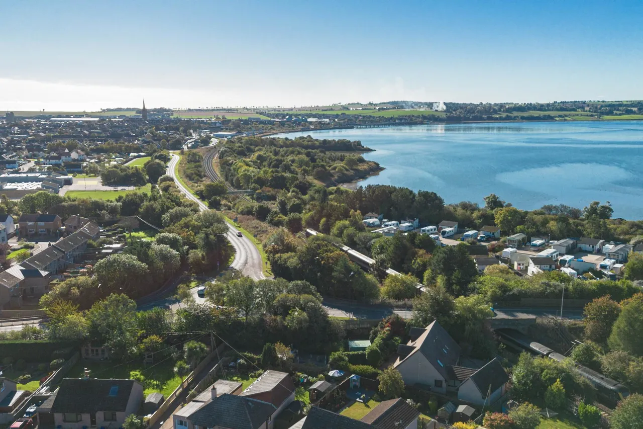 Renny Crescent, Montrose, DD10, photo 34