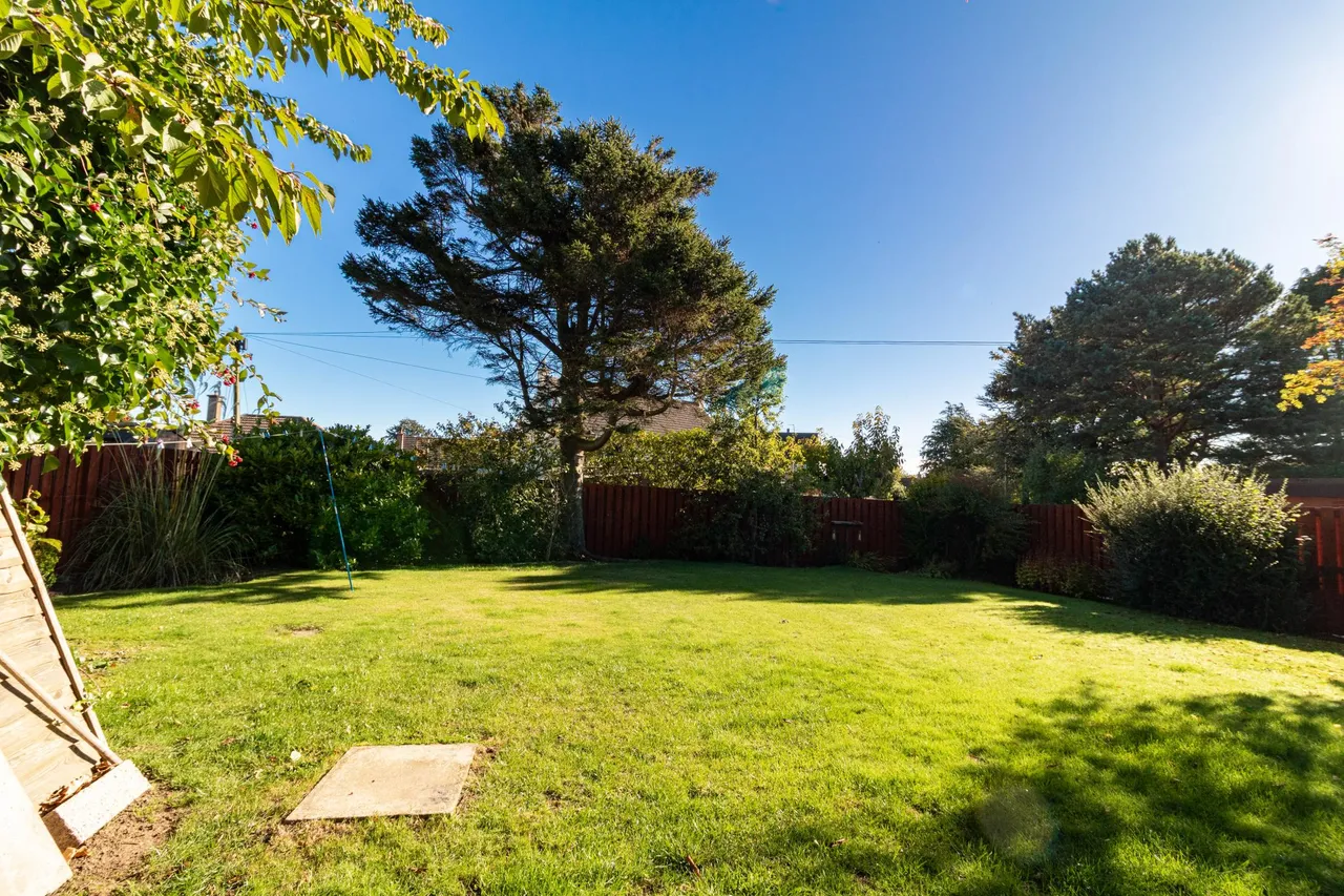 Renny Crescent, Montrose, DD10, photo 2