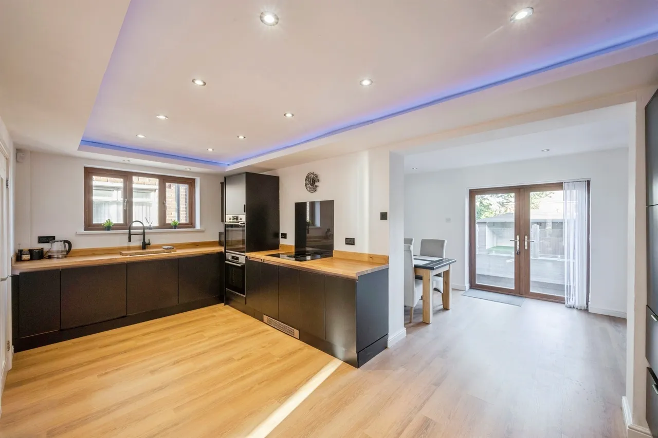 Rowena Drive, Scawsby, DN5, photo 2