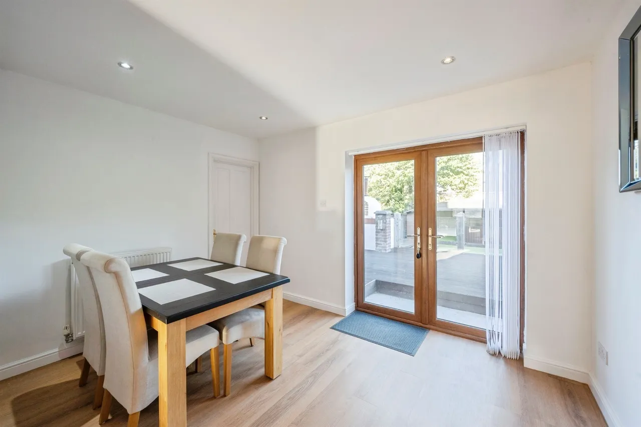 Rowena Drive, Scawsby, DN5, photo 6