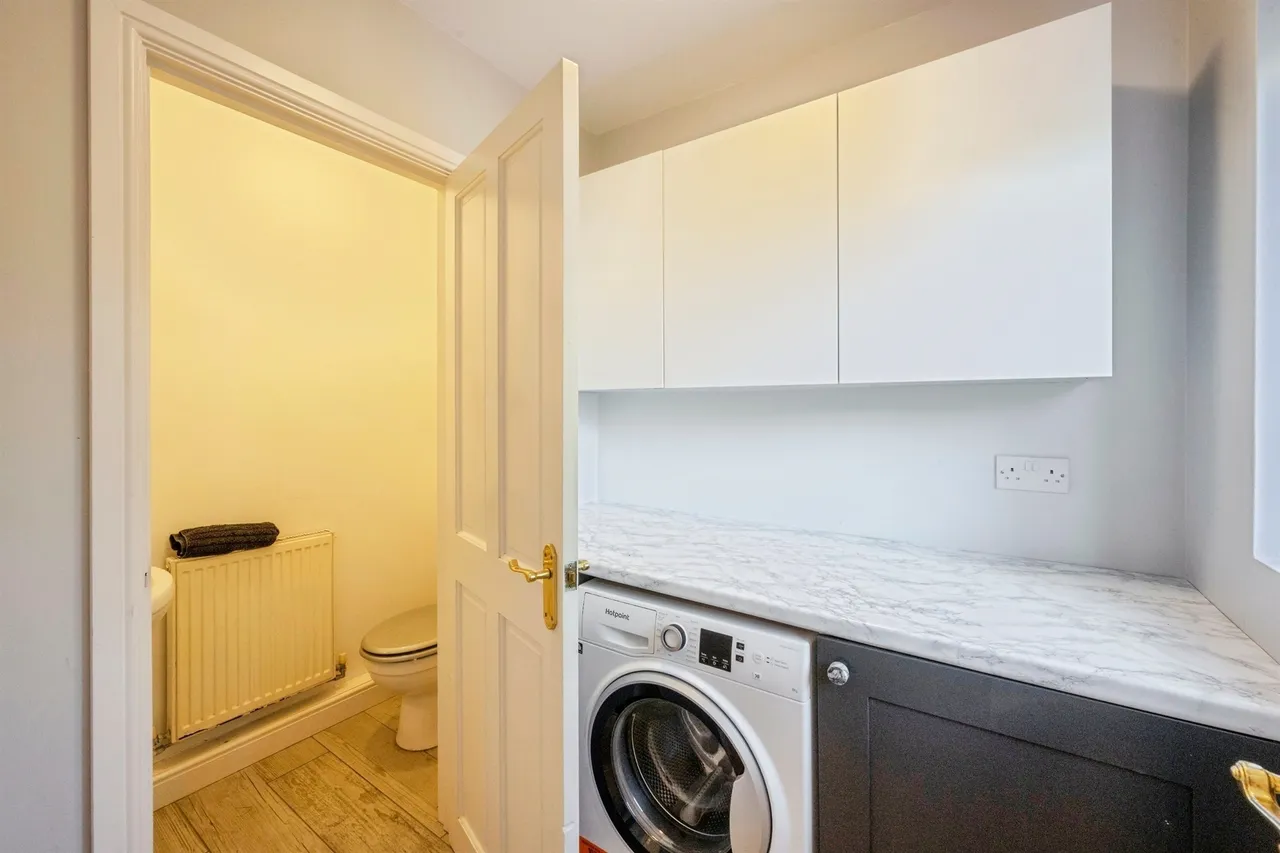 Rowena Drive, Scawsby, DN5, photo 8