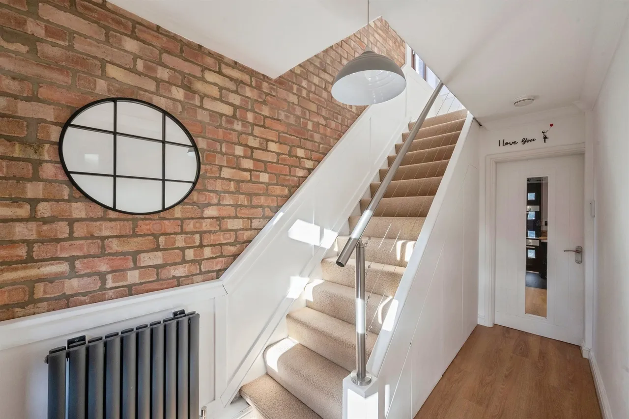 Rowena Drive, Scawsby, DN5, photo 10