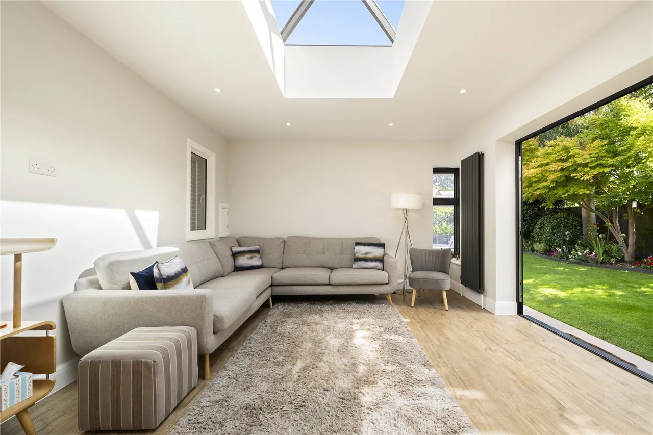 Crofton Avenue, Walton-On-Thames, Surrey, KT12, photo 8