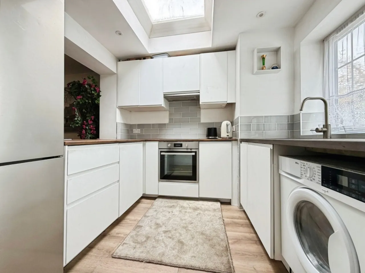3 bed house to rent, Brunel Close, Hounslow, TW5