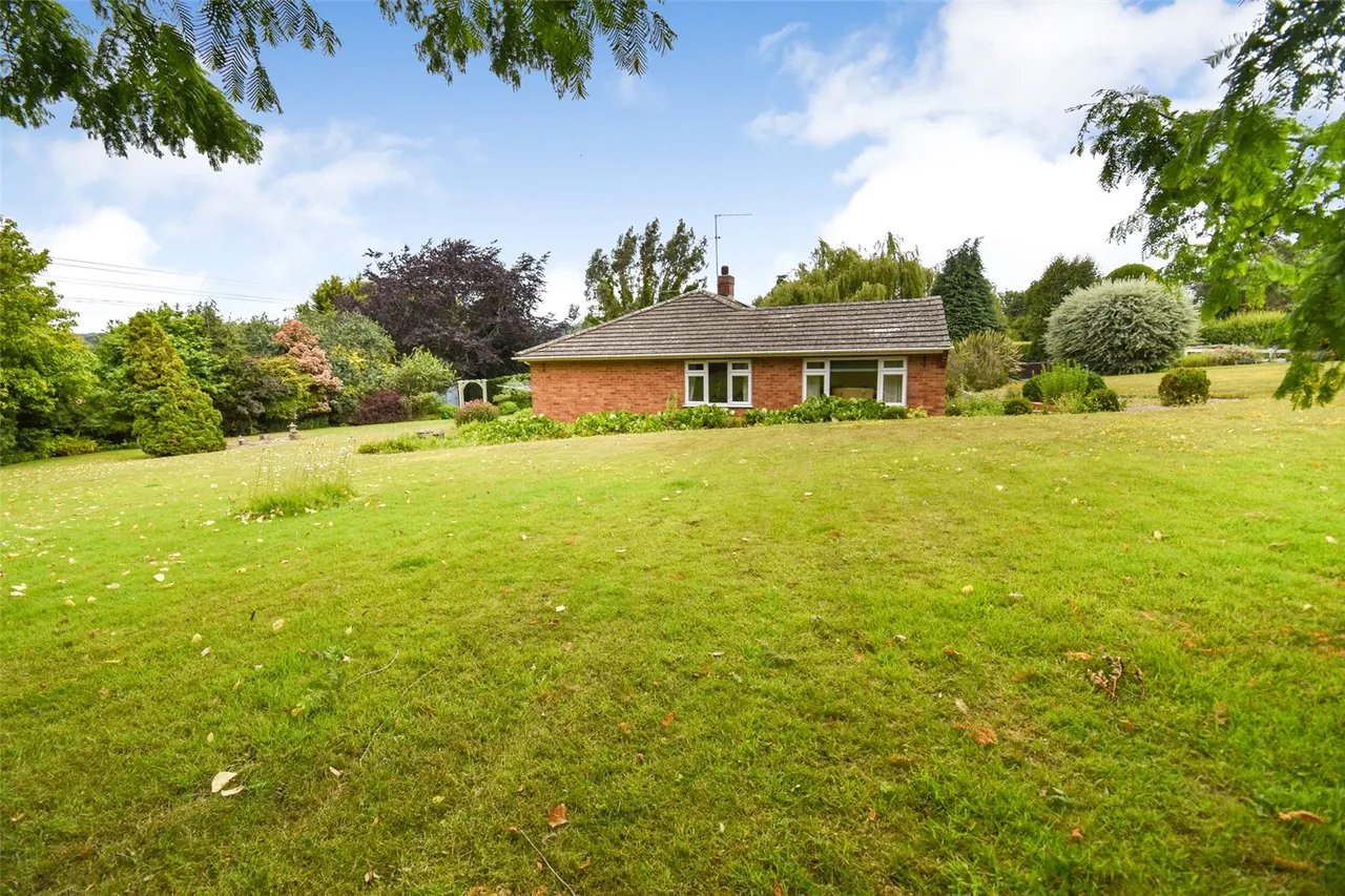 Crown Drive, Badshot Lea, Farnham, Surrey, GU9 9JN, photo 21