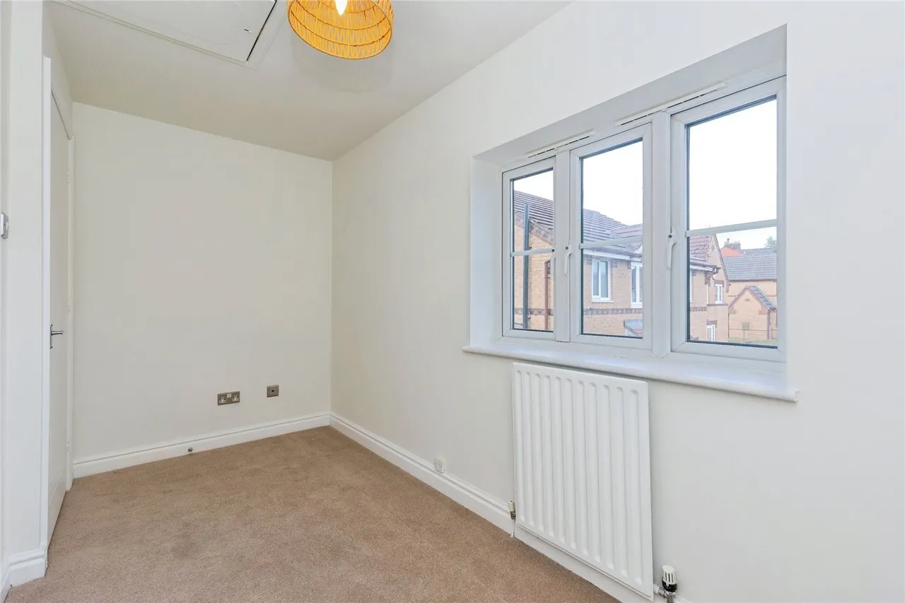 Petrel Close, Stockport, Greater Manchester, SK3, photo 13