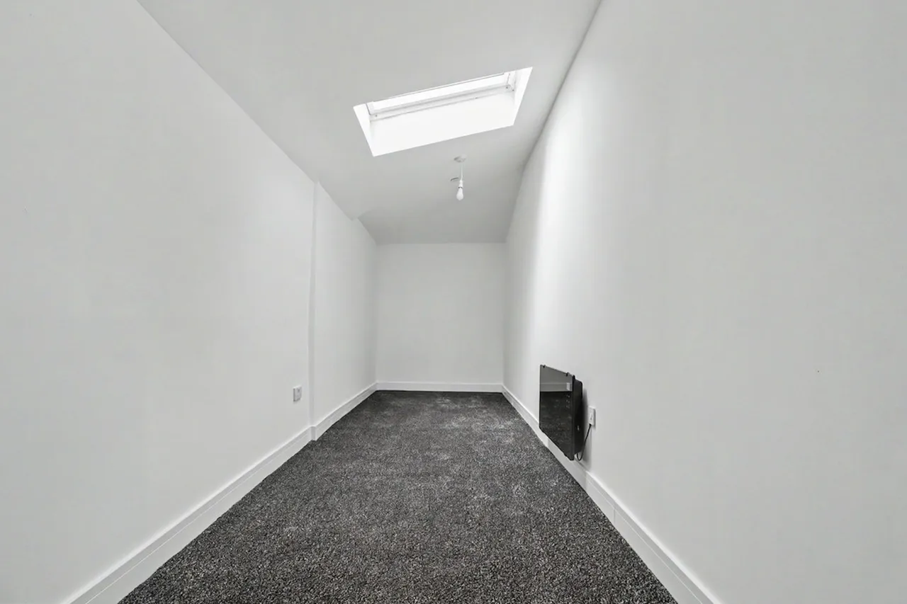 Commercial Street, NP20, photo 5