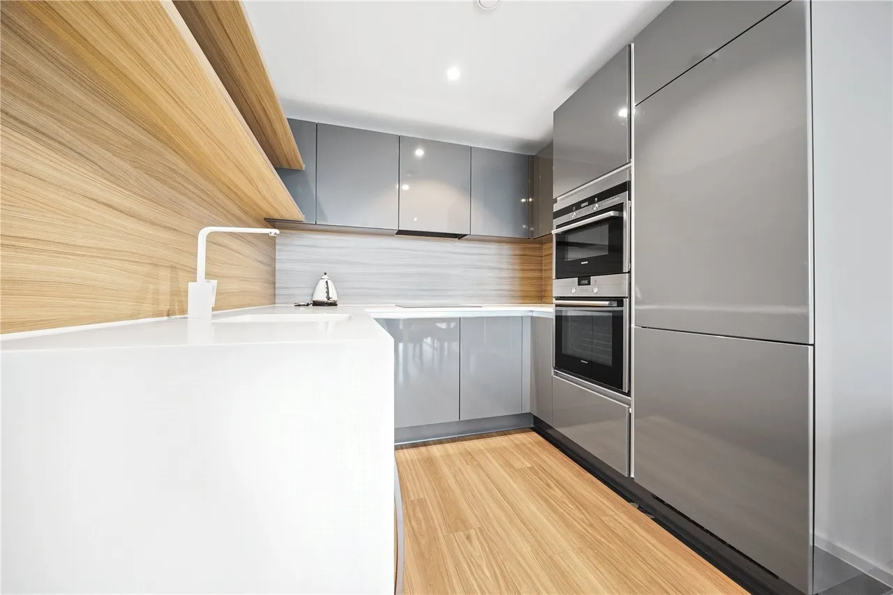 Spectrum Way, London, SW18, photo 6