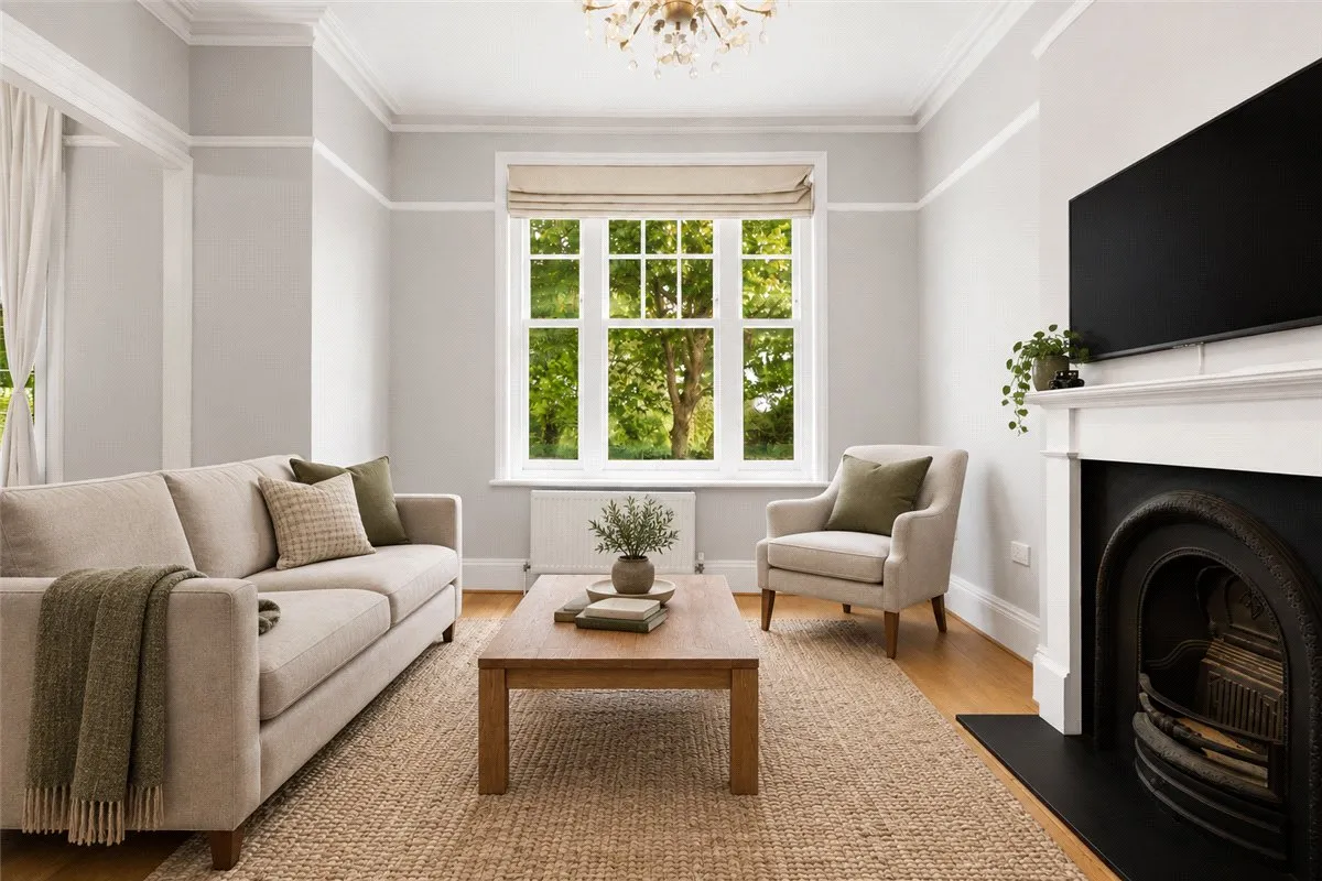 2 bed flat for sale, Bishops Park Road, London, SW6