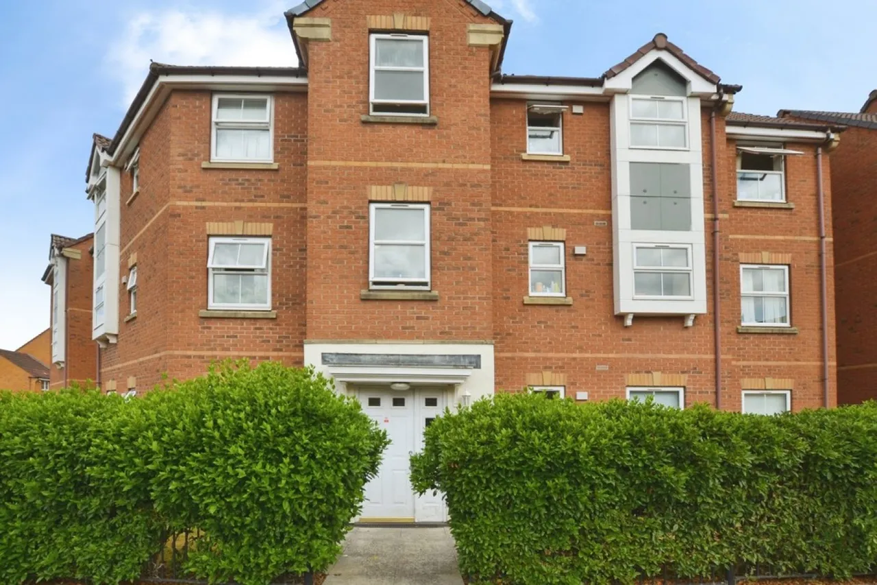 2 bed flat for sale, Blakeshay Close, Leicester, LE3