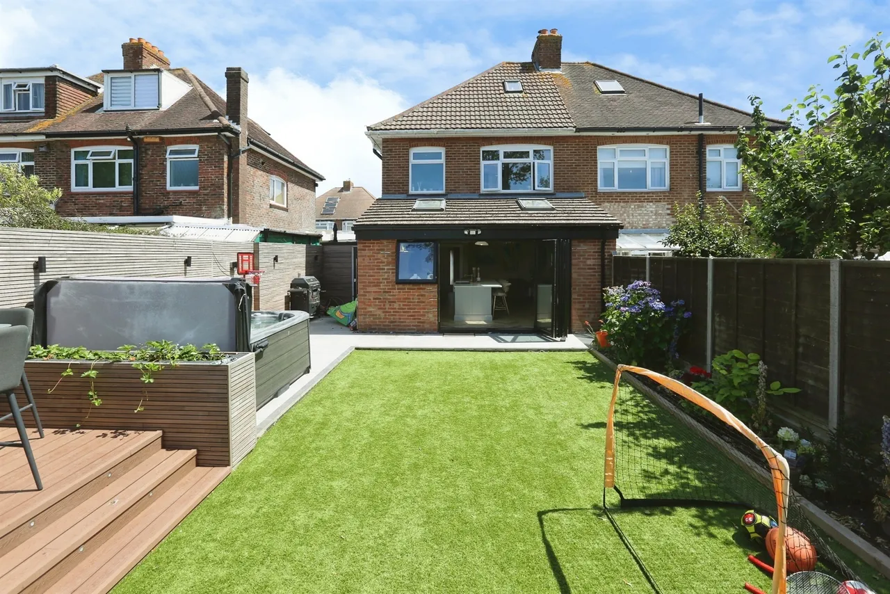 Bury Crescent, Gosport, photo 7