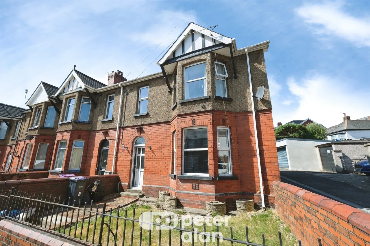 4 bed house for sale, St. Matthews Road, Pontypool, NP4