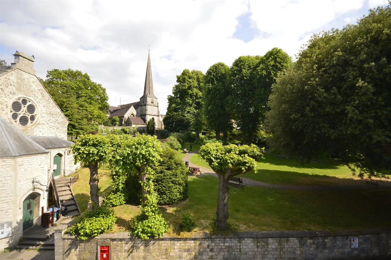 Lansdown, Stroud, GL5 1BB, photo 6