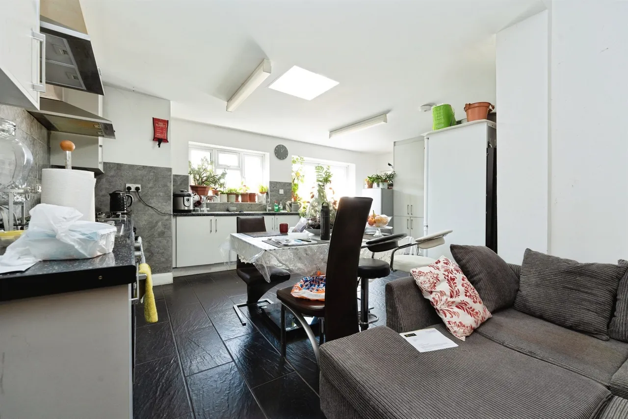 Churchill Avenue, Harrow, HA3, photo 7