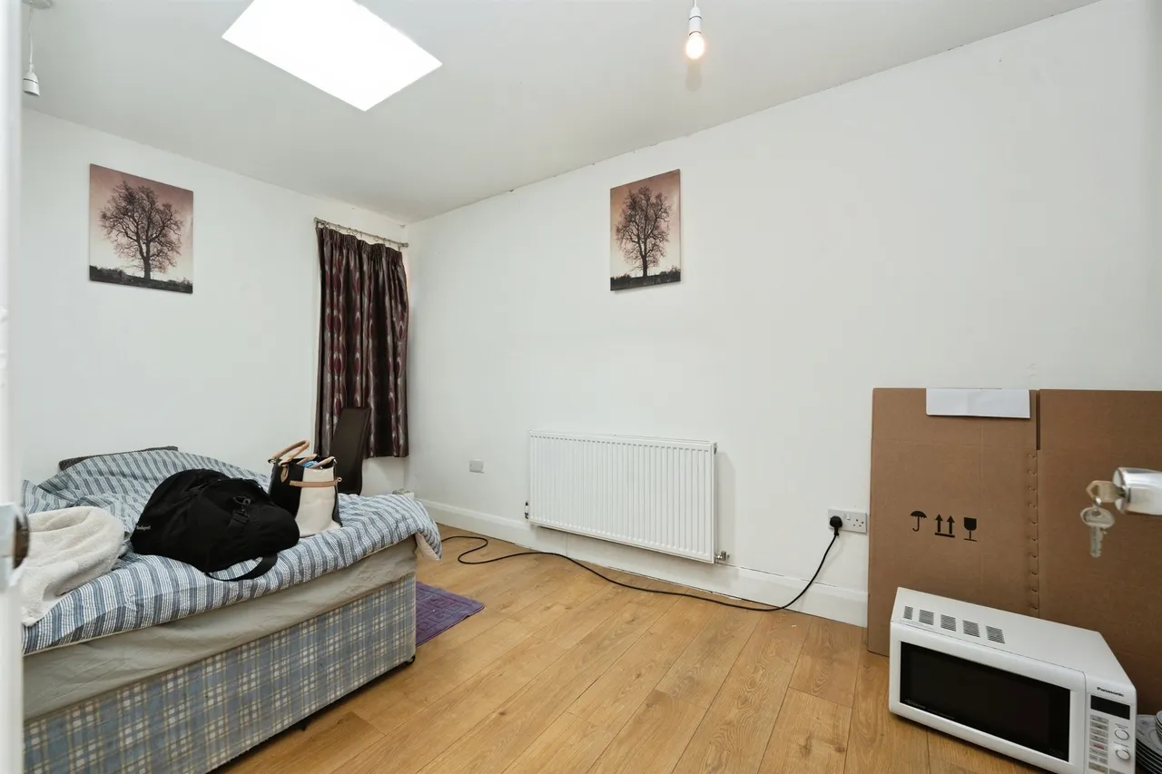 Churchill Avenue, Harrow, HA3, photo 13