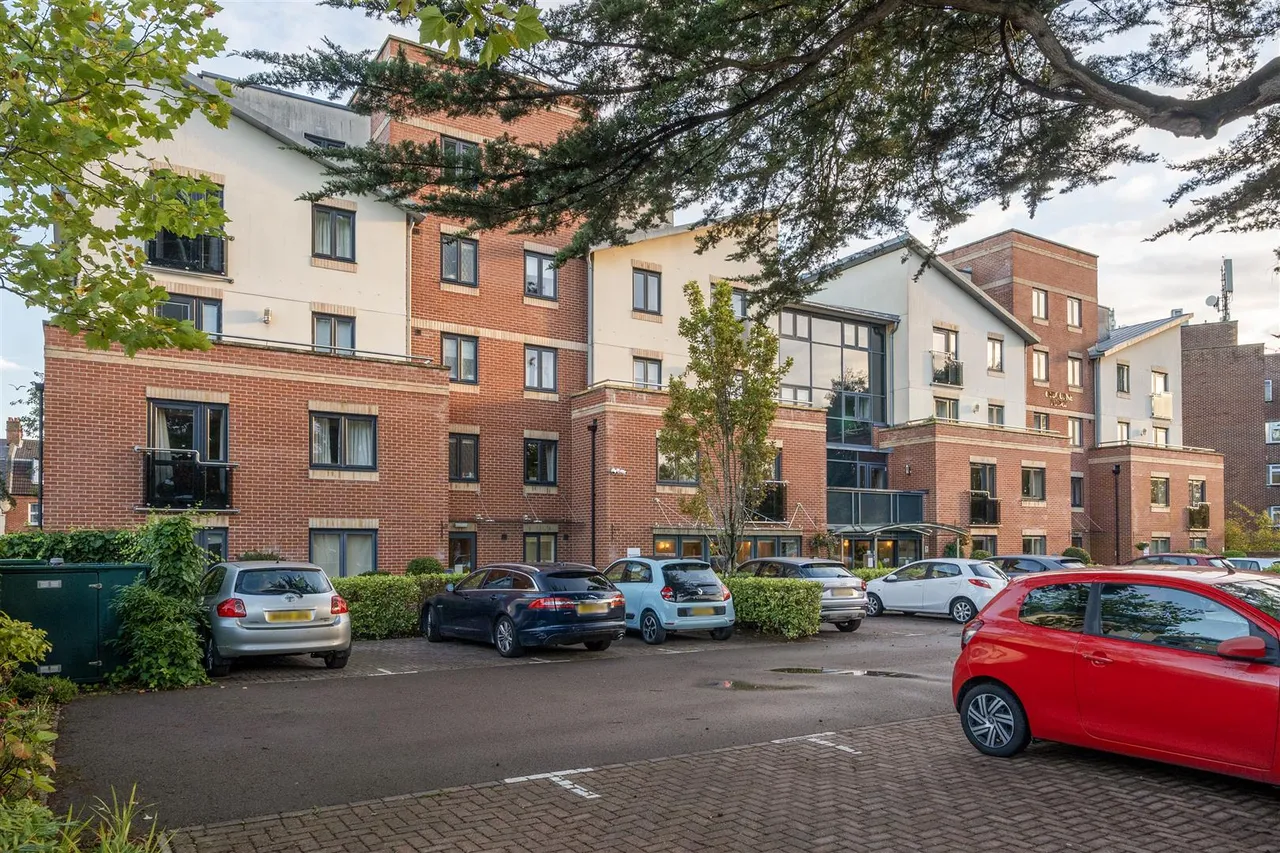 Poole Road, Bournemouth, BH2, photo 17