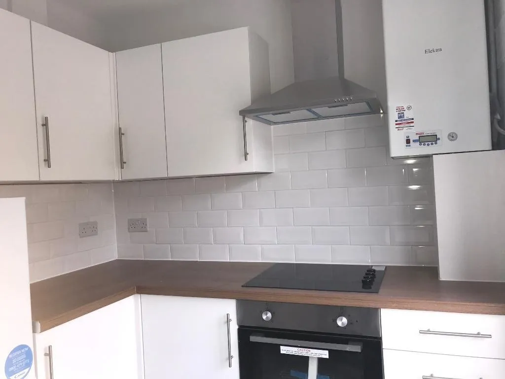 Elmfield Way, Sanderstead, photo 2