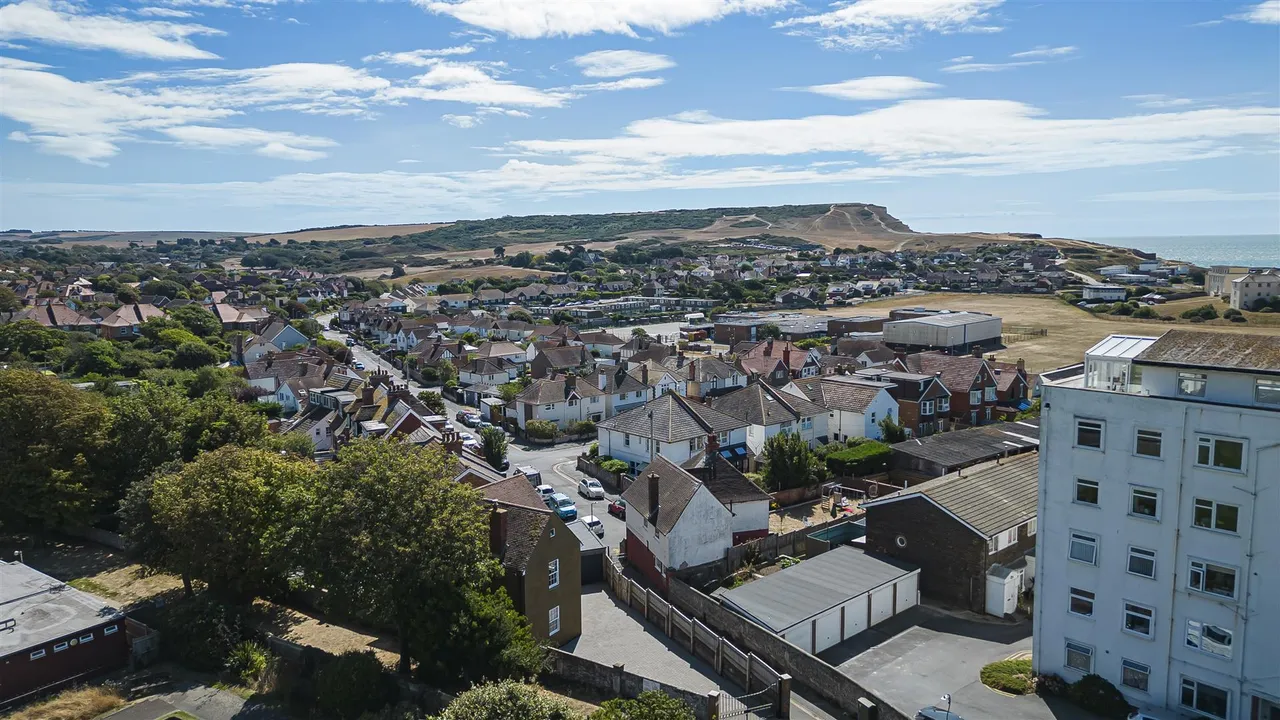Bramber Lane, Seaford, photo 33