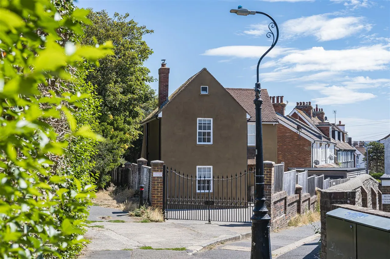 Bramber Lane, Seaford, photo 38