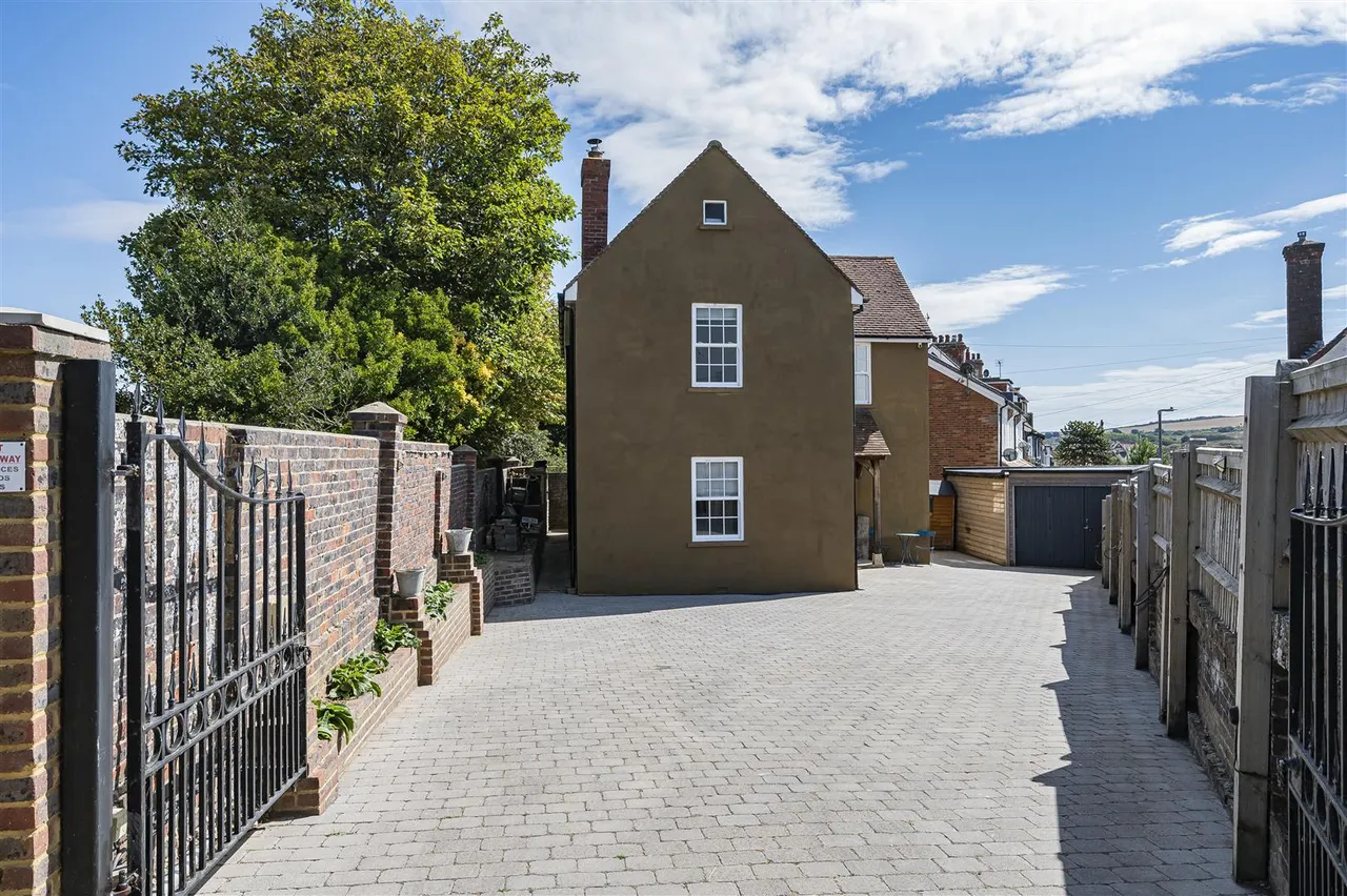 Bramber Lane, Seaford, photo 37