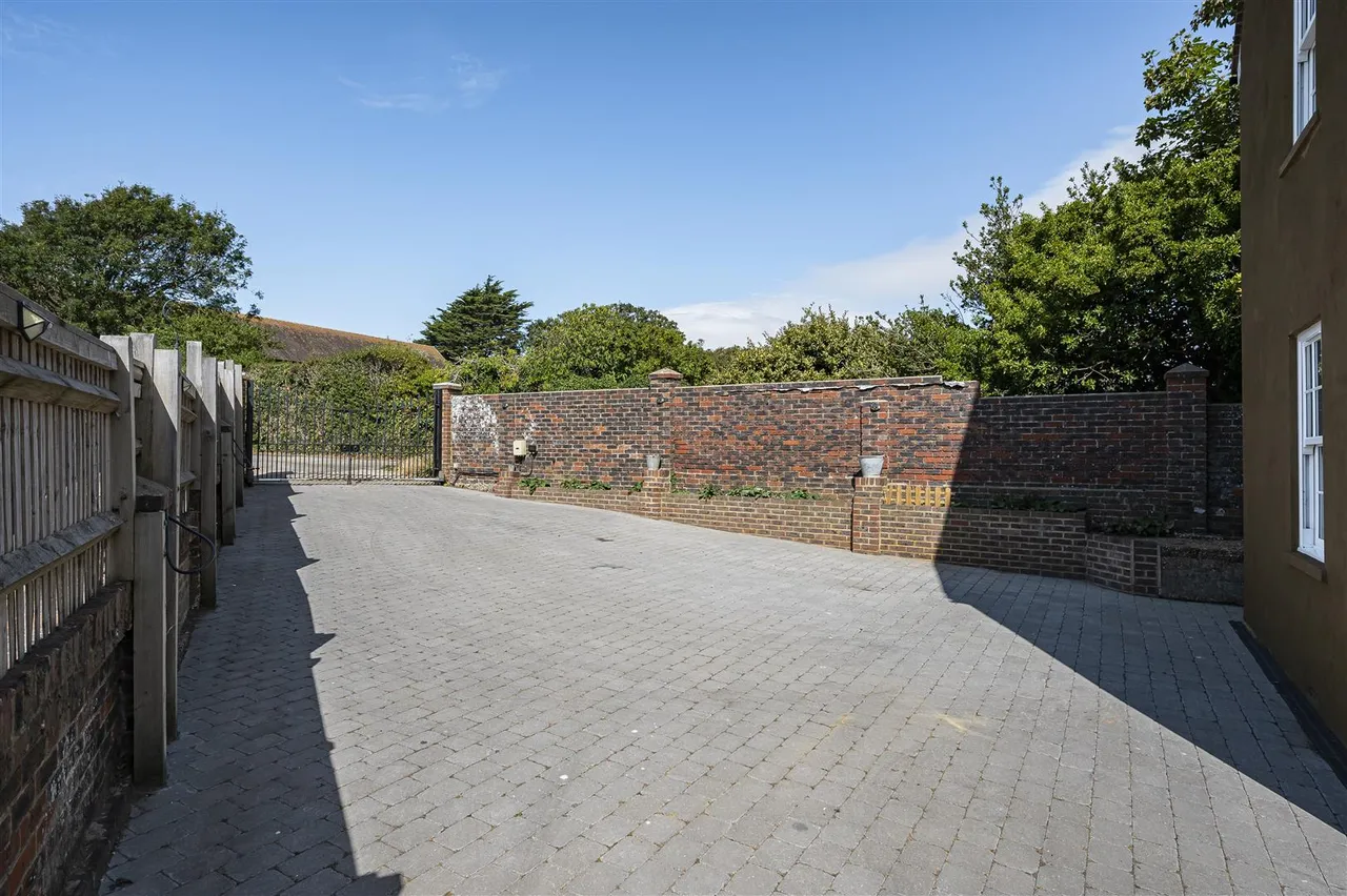 Bramber Lane, Seaford, photo 35