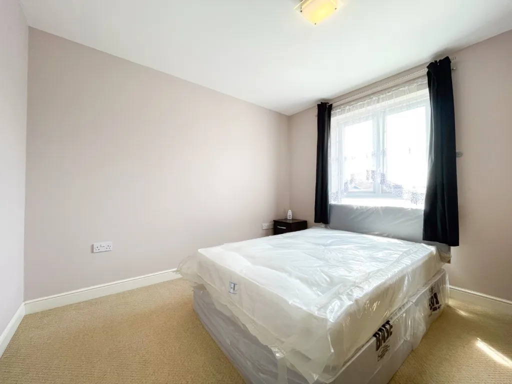 Admirals Way, Gravesend, DA12, photo 7