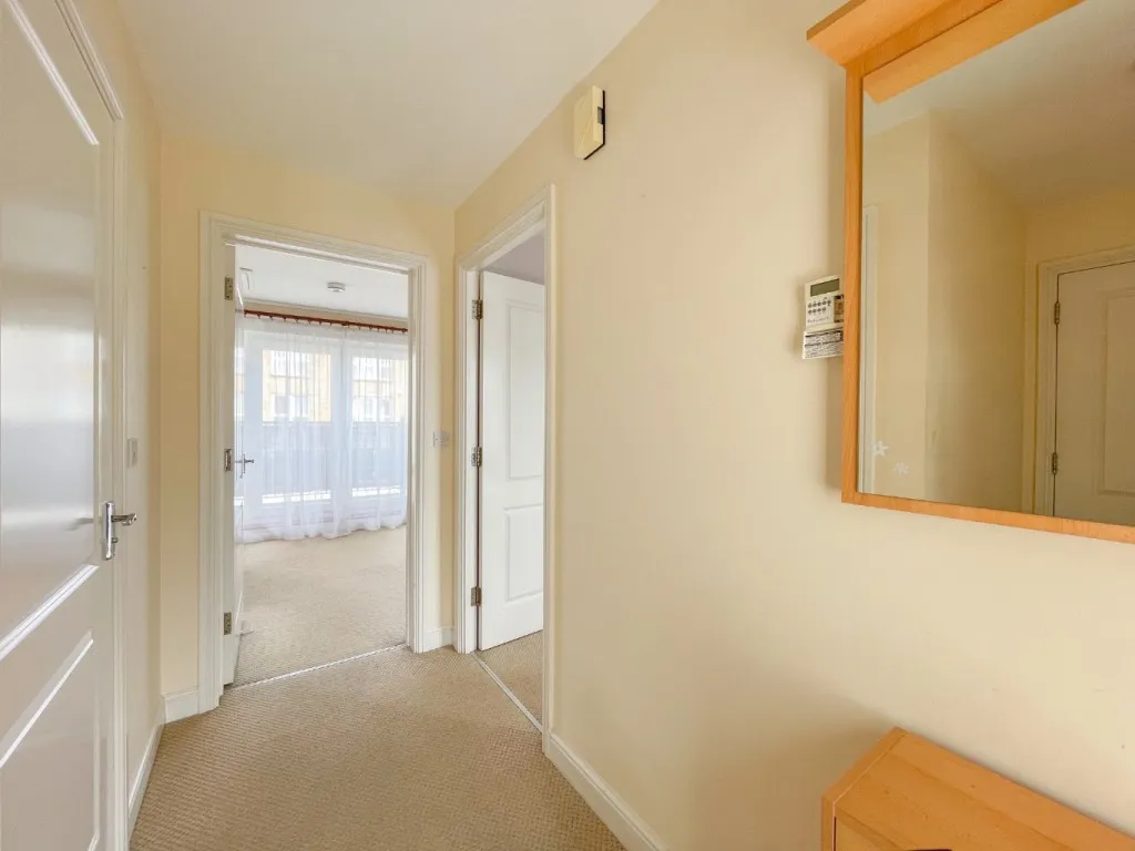 Admirals Way, Gravesend, DA12, photo 6