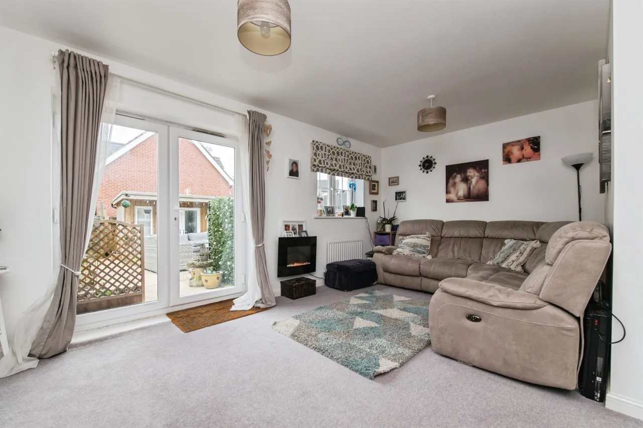 Cloakham Drive, Axminster, EX13, photo 11