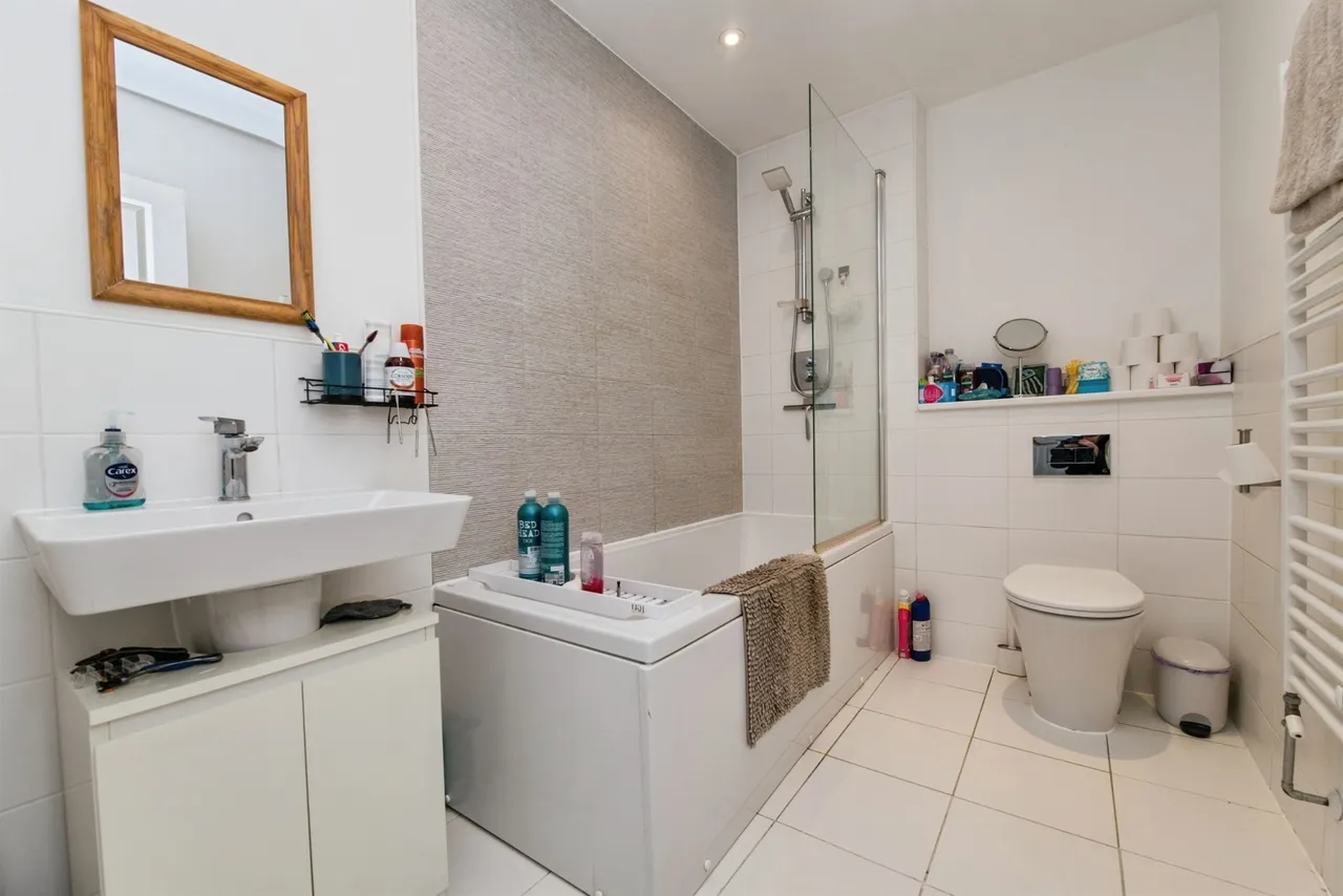 Cloakham Drive, Axminster, EX13, photo 15