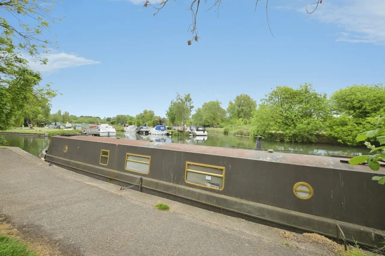 River Meads, Stanstead Abbotts, SG12, photo 25