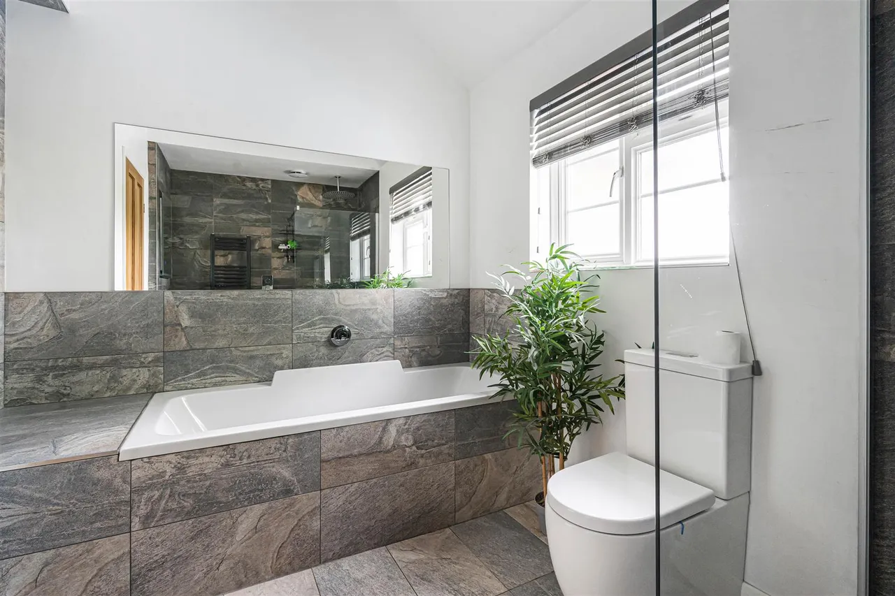 Haverhill Road, Castle Camps, CB21, photo 18