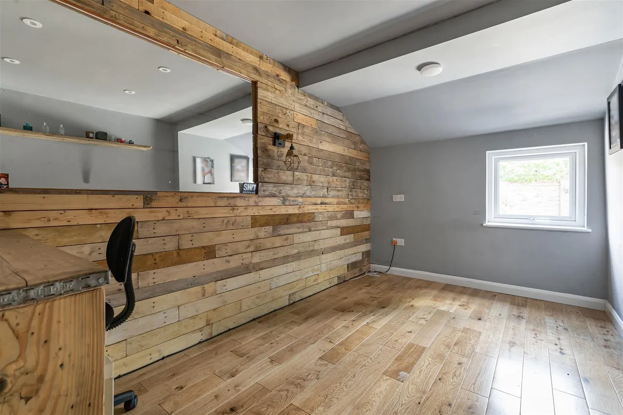 Haverhill Road, Castle Camps, CB21, photo 11