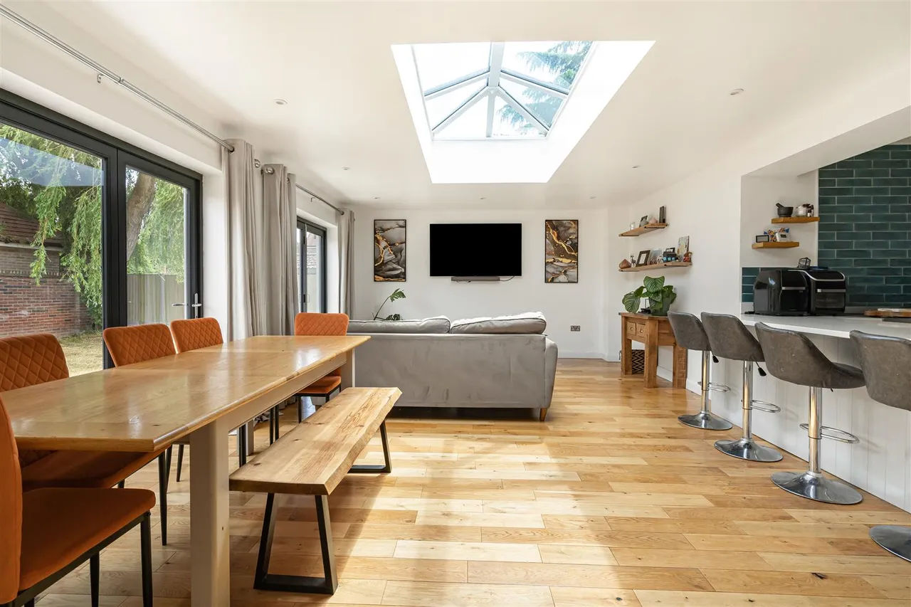 Haverhill Road, Castle Camps, CB21, photo 4