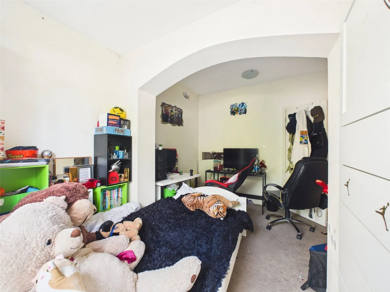 Rosecroft Gardens, Twickenham, TW2, photo 10