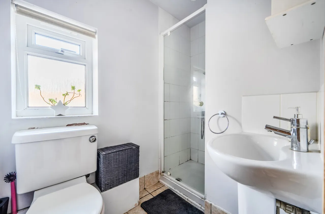 Willow Road, Godalming, GU7, photo 11