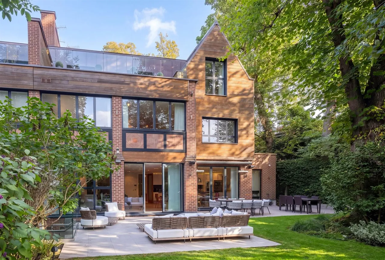 7 bed house for sale, Wellgarth Road, Hampstead Garden Suburb, NW11