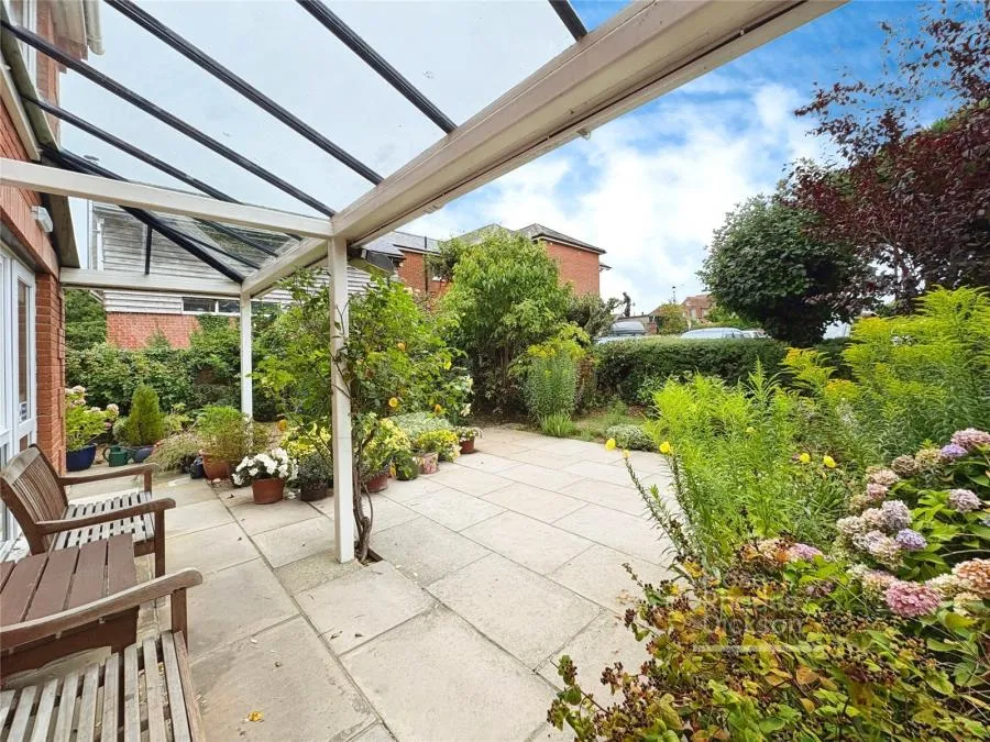 Crocker Street, Newport, PO30, photo 8