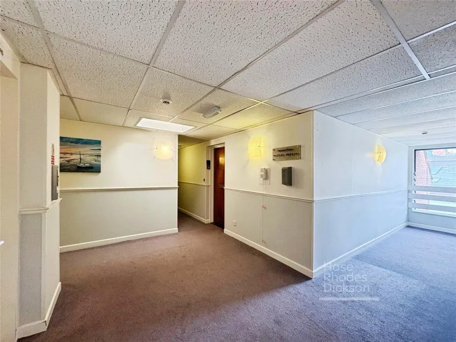Crocker Street, Newport, PO30, photo 10