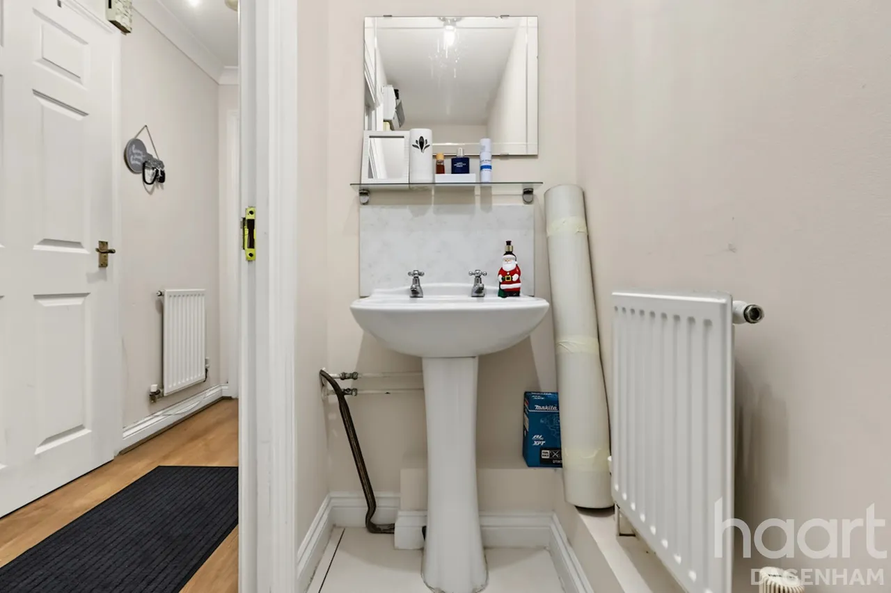 Galleons Drive, Barking, IG11, photo 8