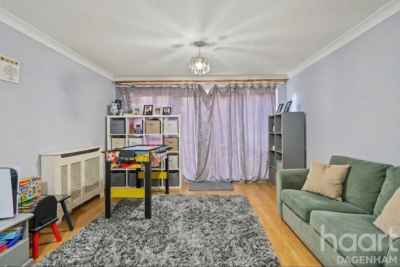 Galleons Drive, Barking, IG11, photo 3