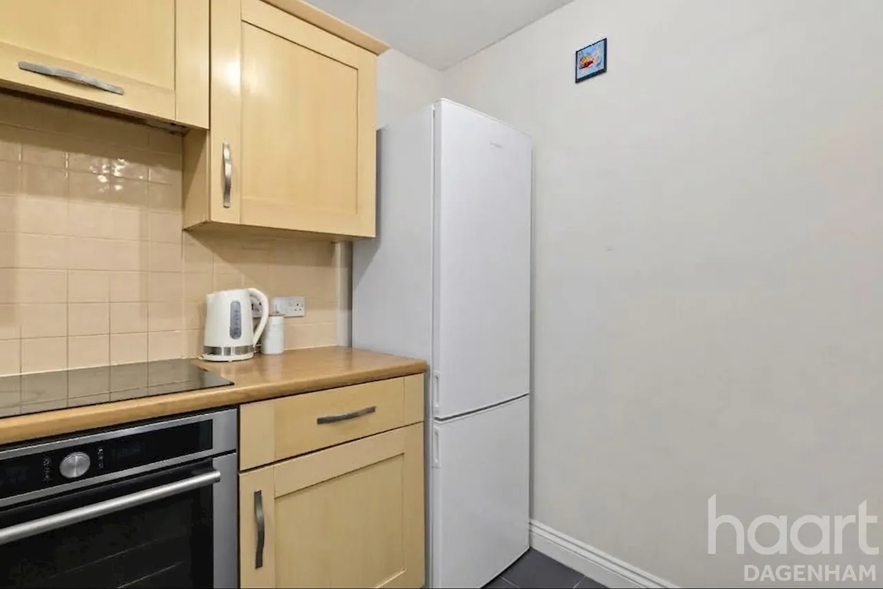 Galleons Drive, Barking, IG11, photo 6