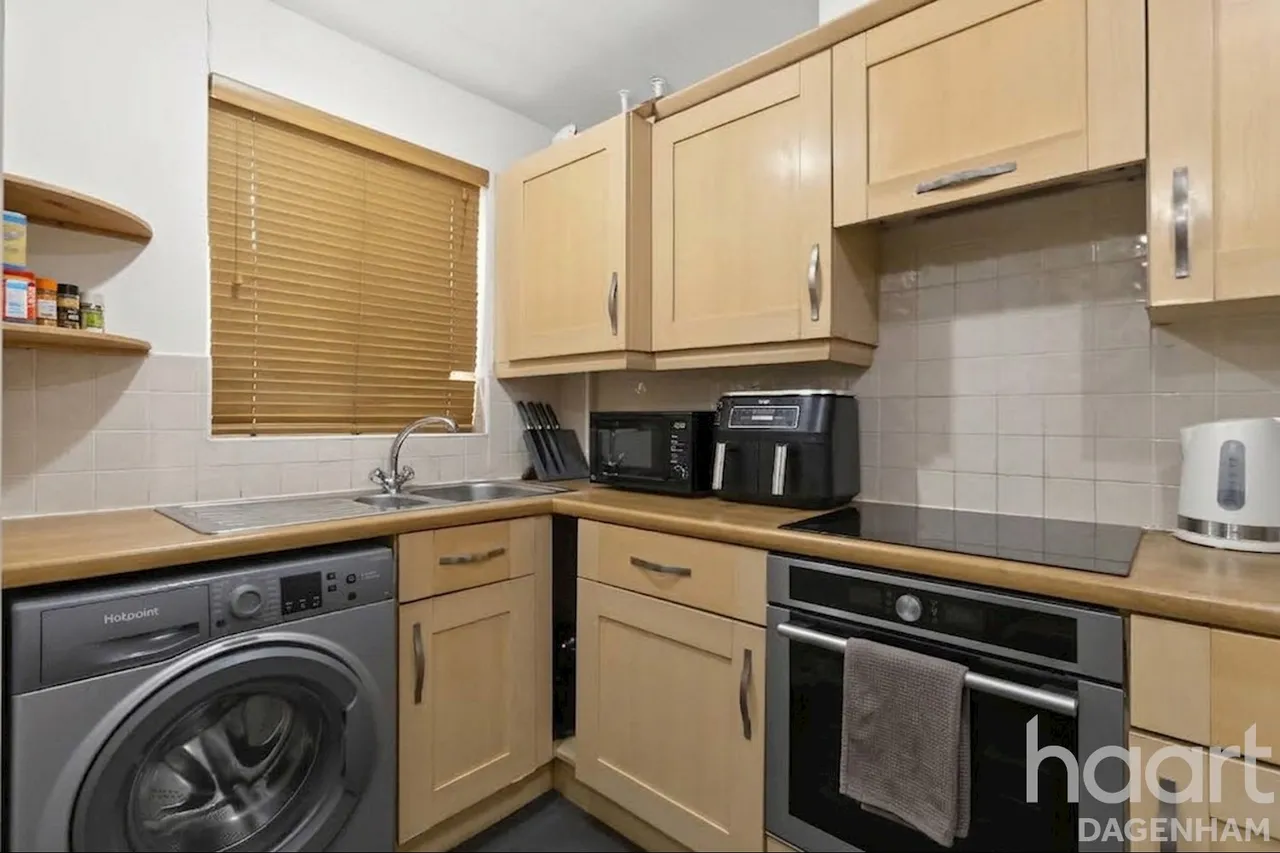 Galleons Drive, Barking, IG11, photo 5