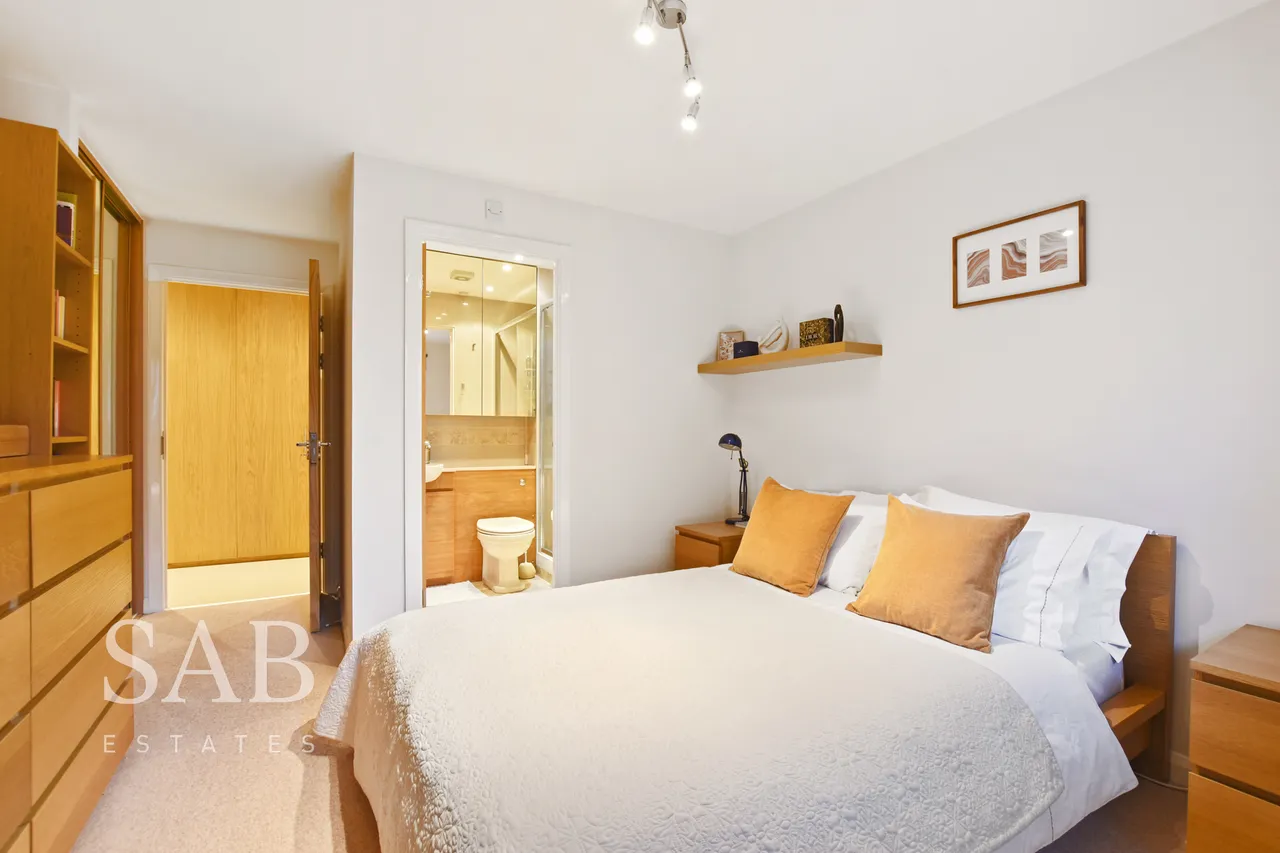 Greenford Road, UB6, photo 8