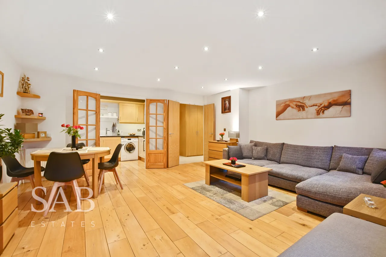 Greenford Road, UB6, photo 4