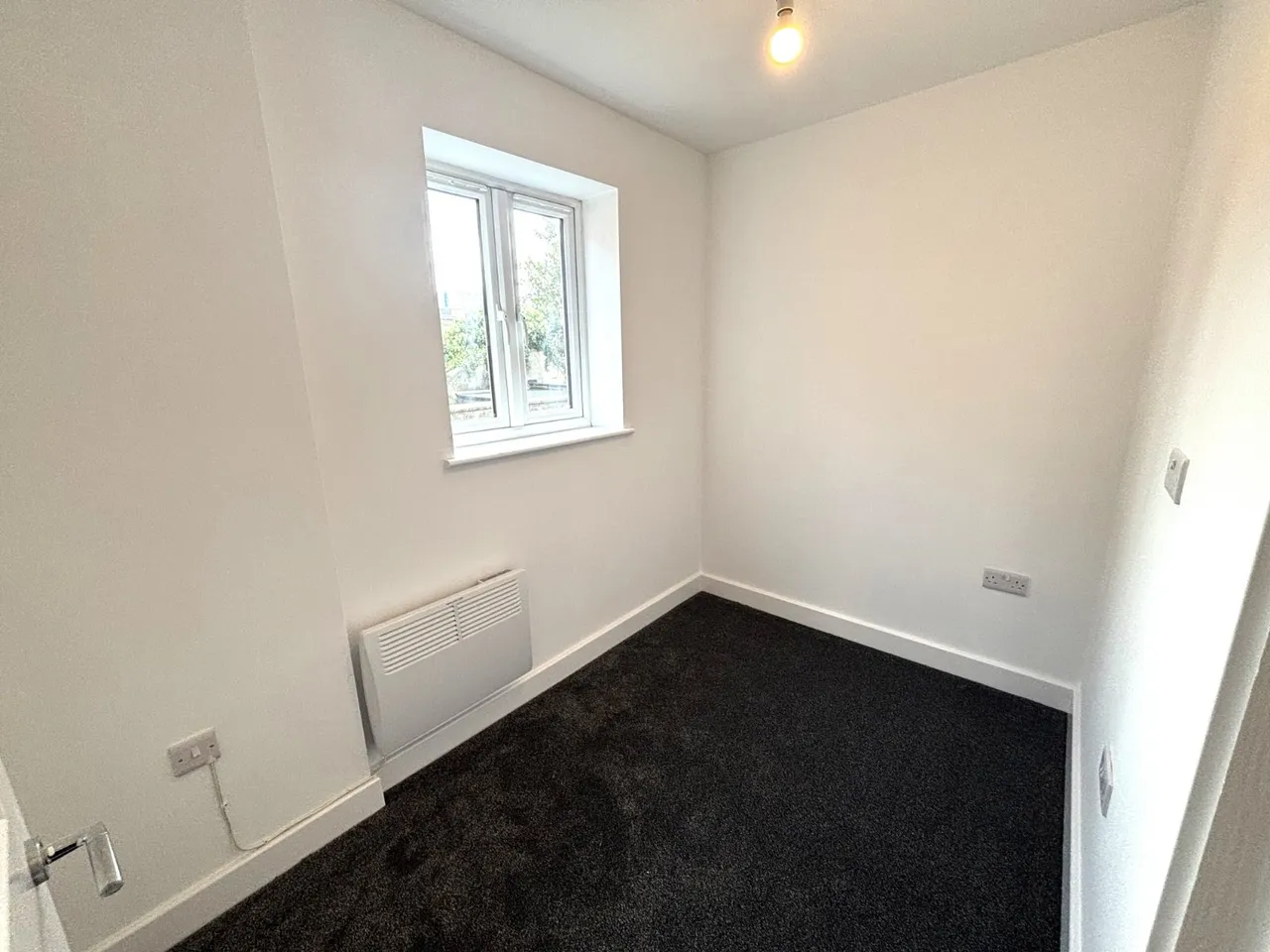 High Street, Gosport, PO12, photo 7