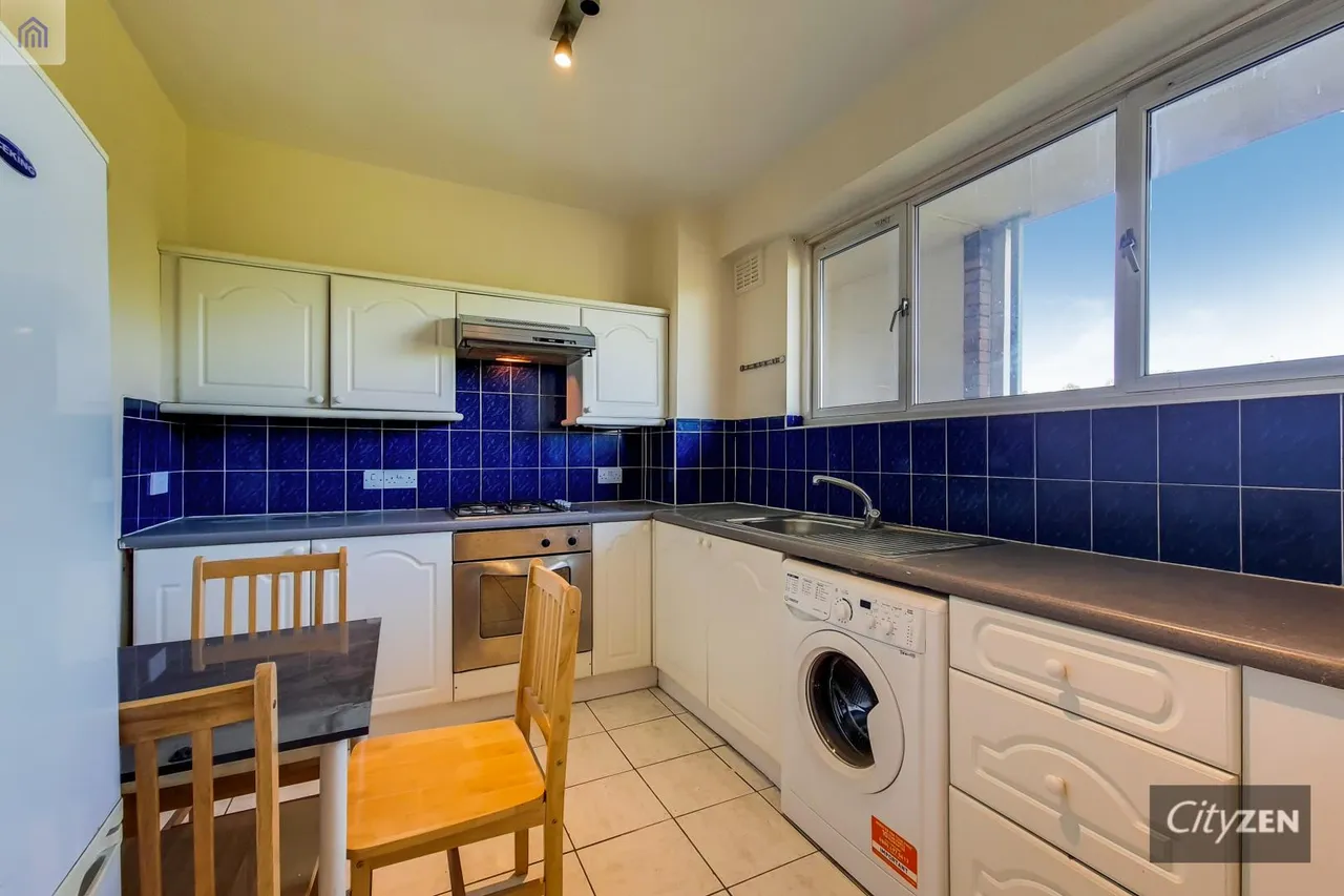 Mile End Road, Whitechapel, E1, photo 3