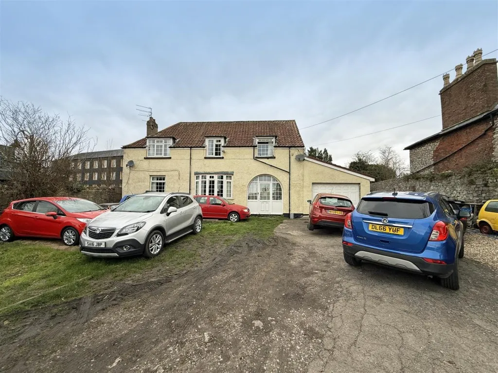 Little Orchard, Cribbs Causeway, Almondsbury, Bristol, BS10 7TL, photo 11