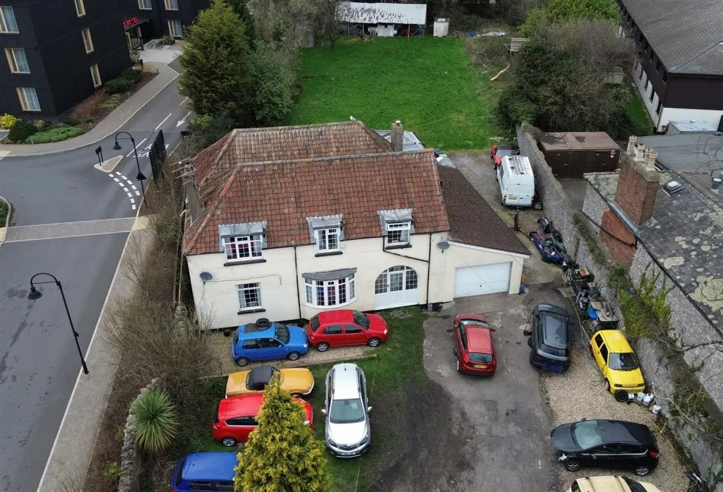Little Orchard, Cribbs Causeway, Almondsbury, Bristol, BS10 7TL, photo 6