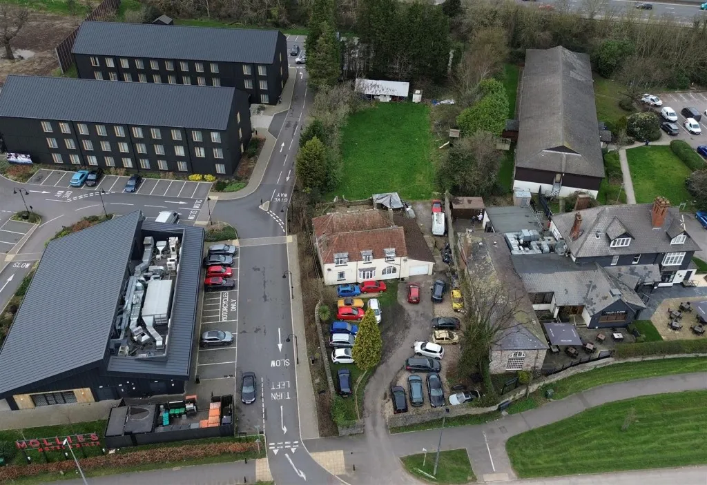 Little Orchard, Cribbs Causeway, Almondsbury, Bristol, BS10 7TL, photo 19