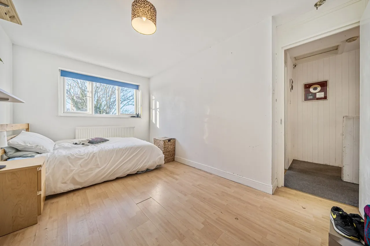 Dutton Street, SE10, photo 19